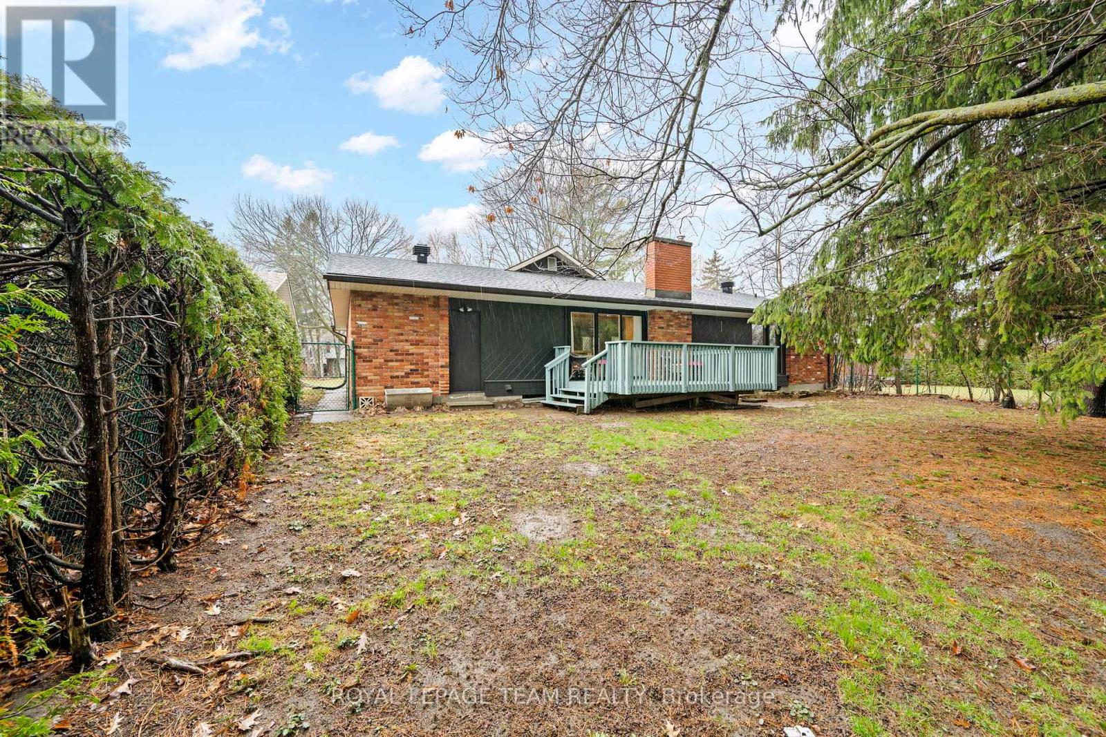 33 Rutherford Crescent