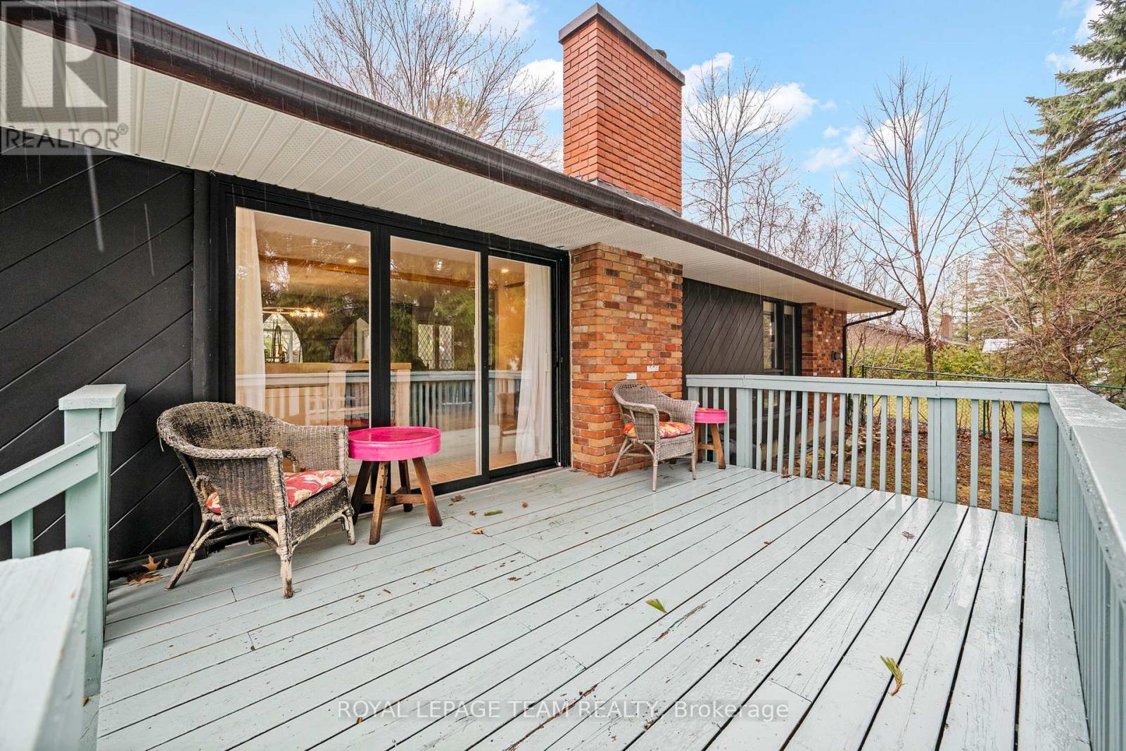 33 Rutherford Crescent