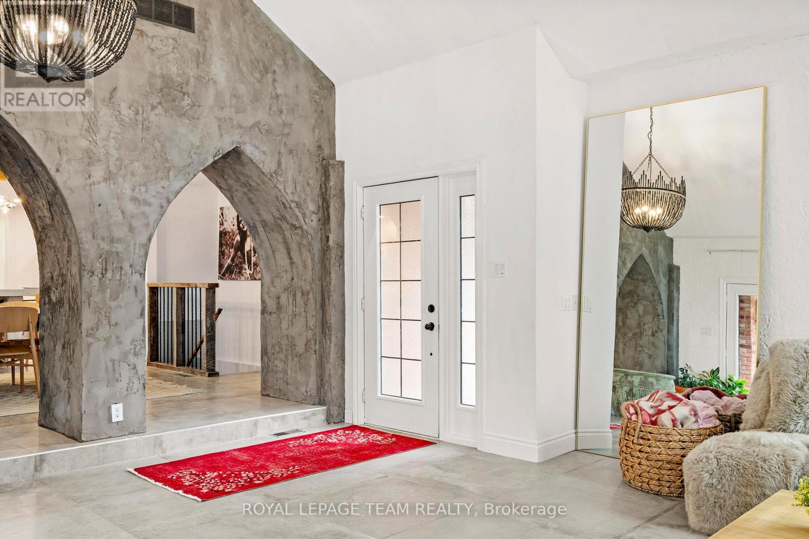 33 Rutherford Crescent