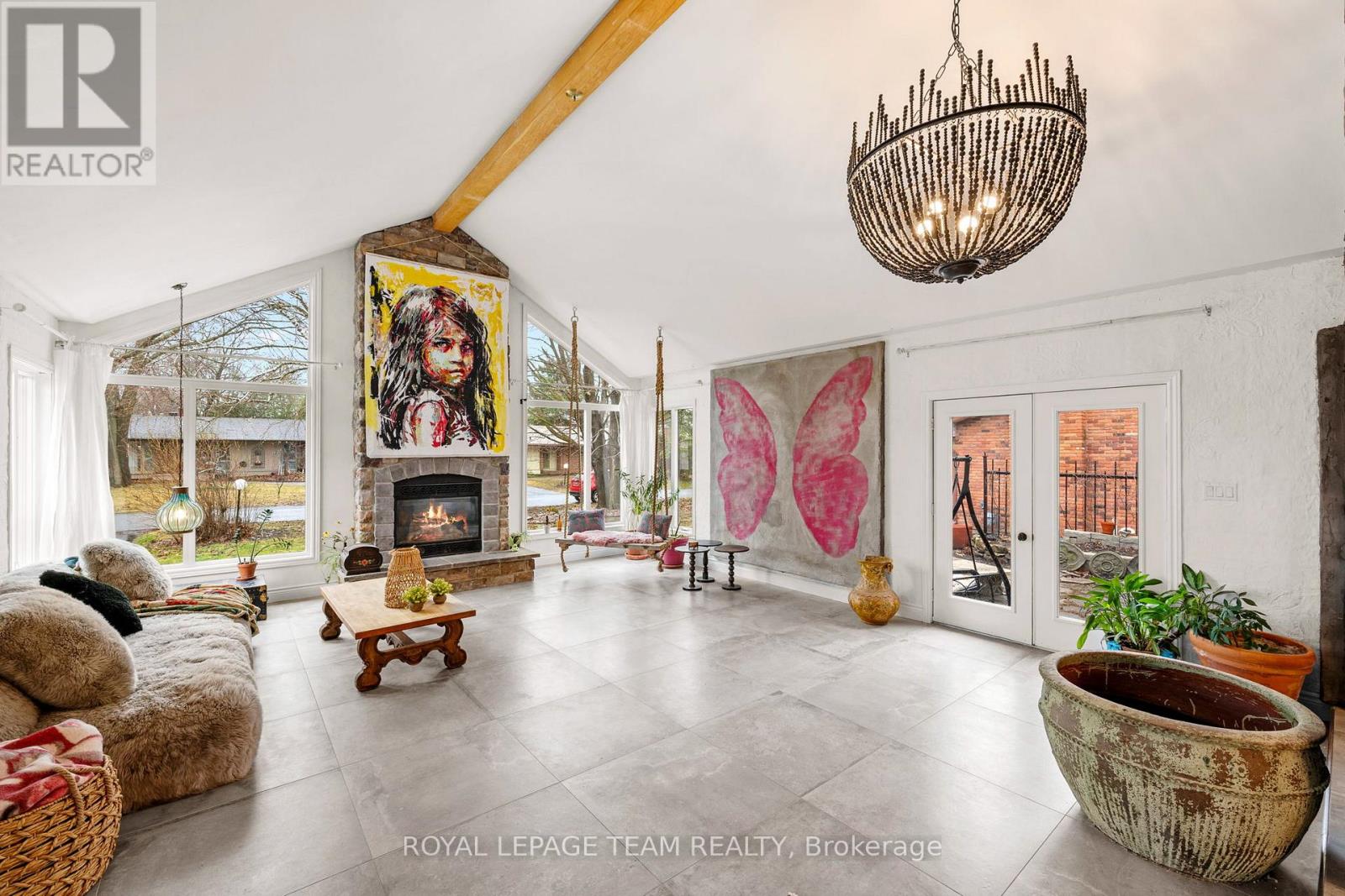 33 Rutherford Crescent