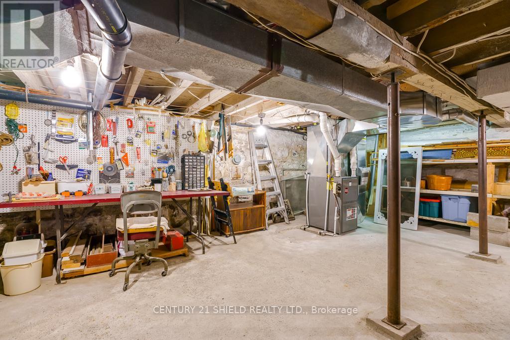 48 St George Street E