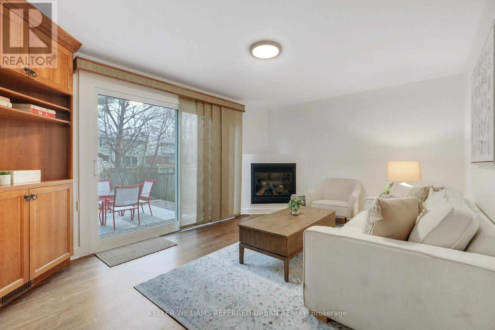 682 Glenhurst Crescent