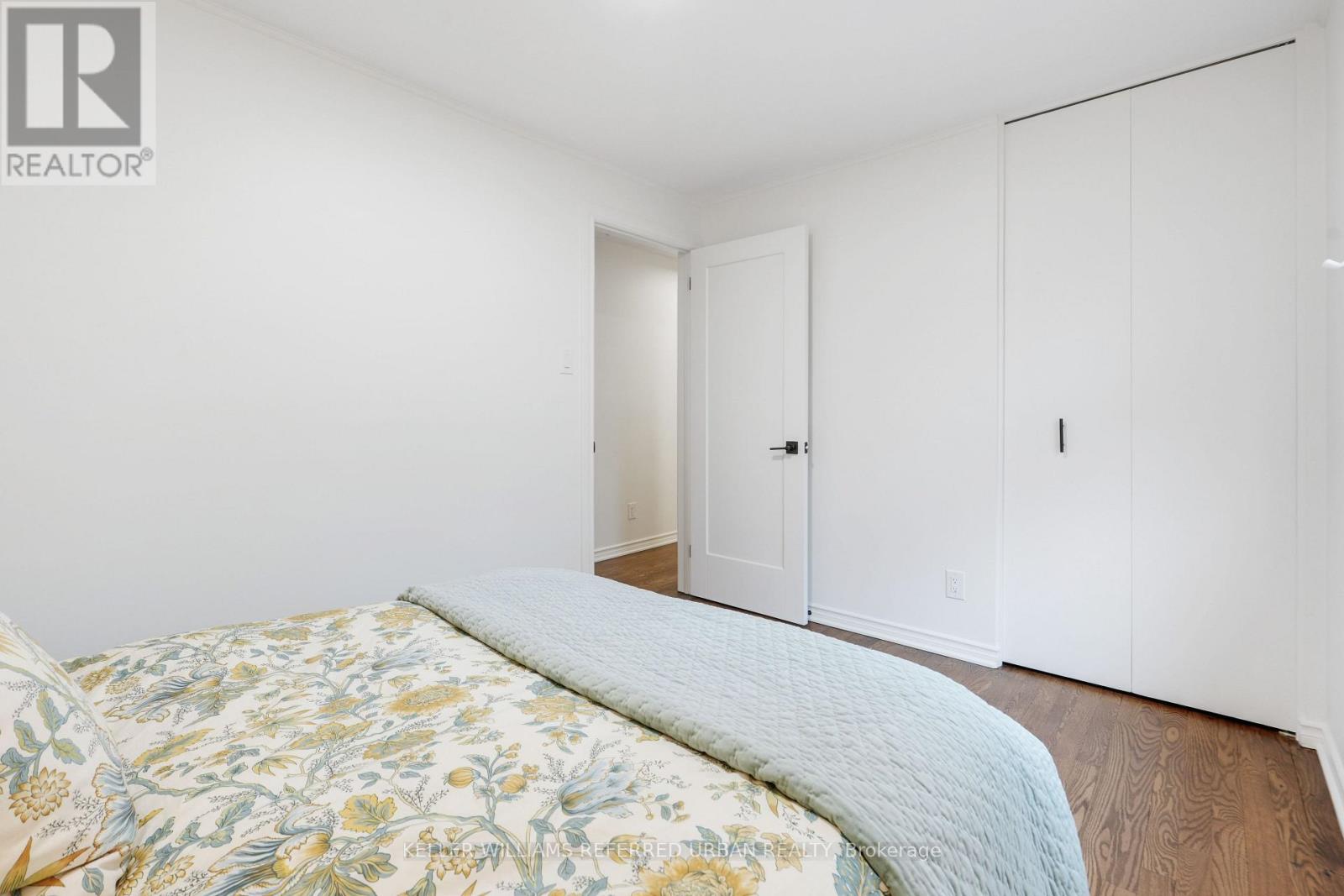 682 Glenhurst Crescent