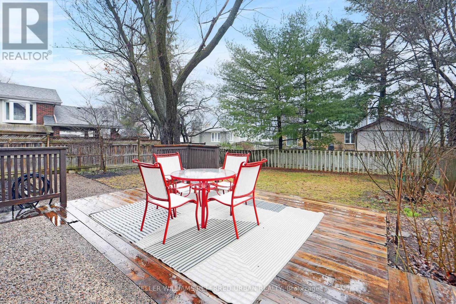 682 Glenhurst Crescent