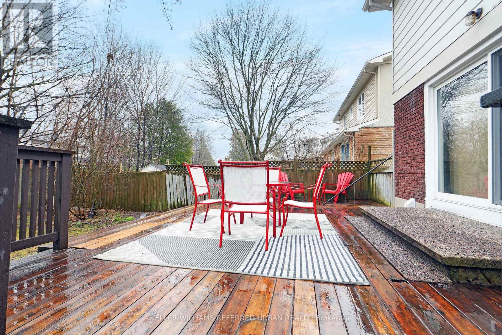 682 Glenhurst Crescent