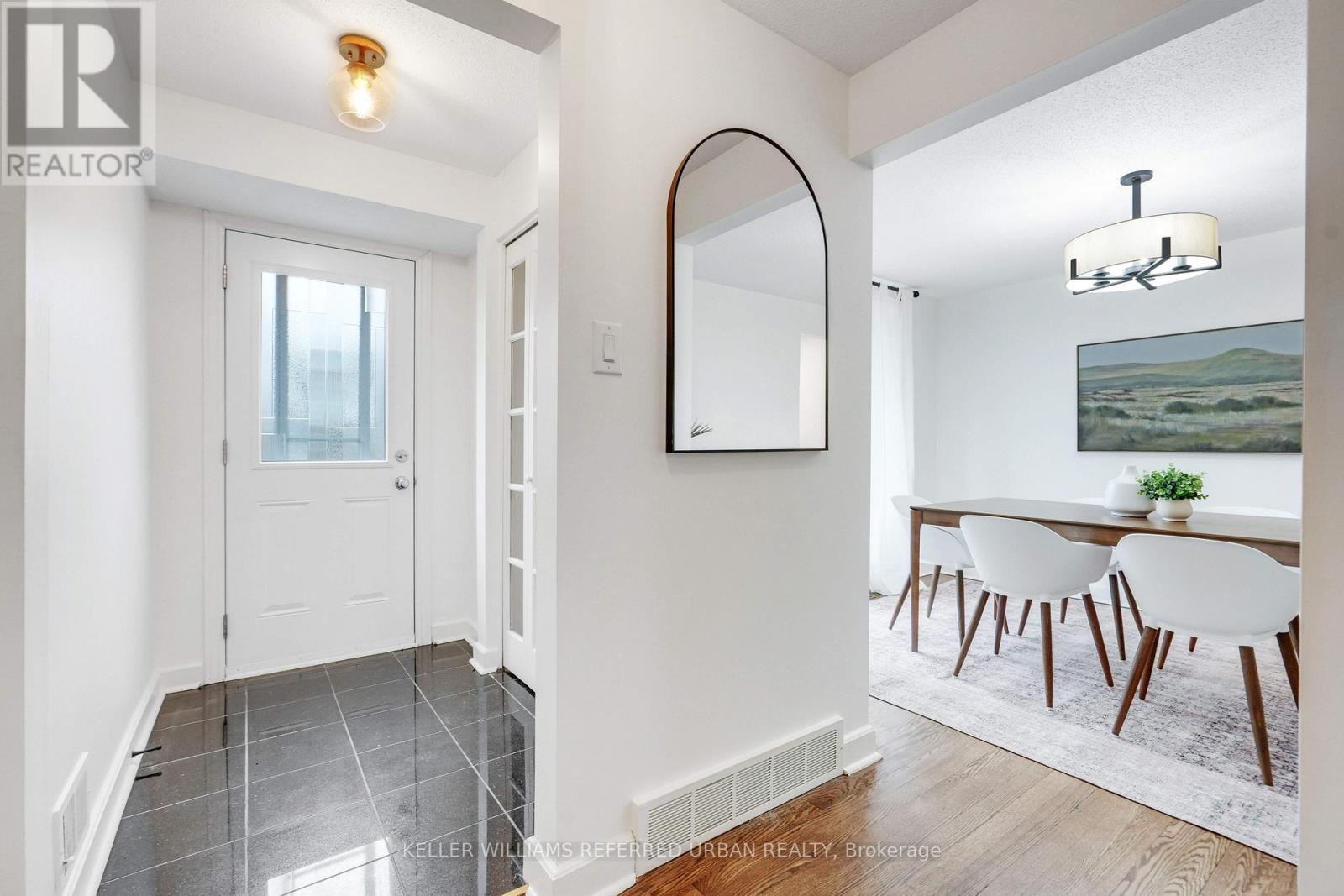 682 Glenhurst Crescent