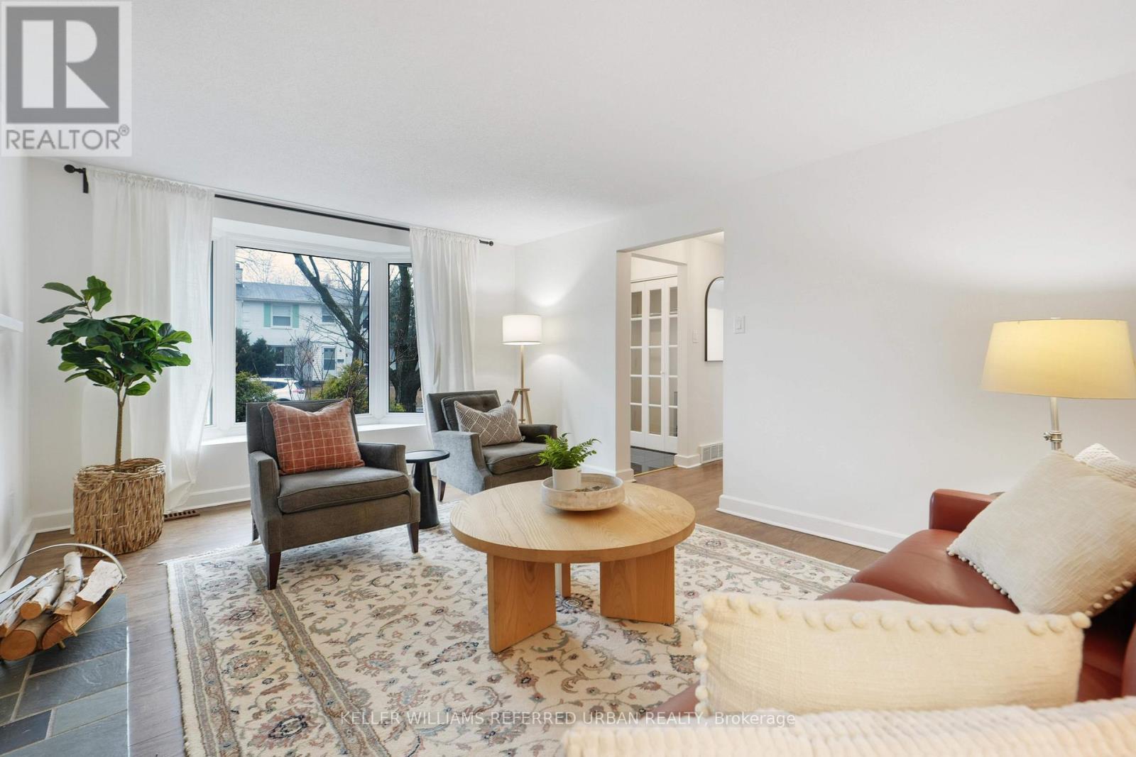 682 Glenhurst Crescent