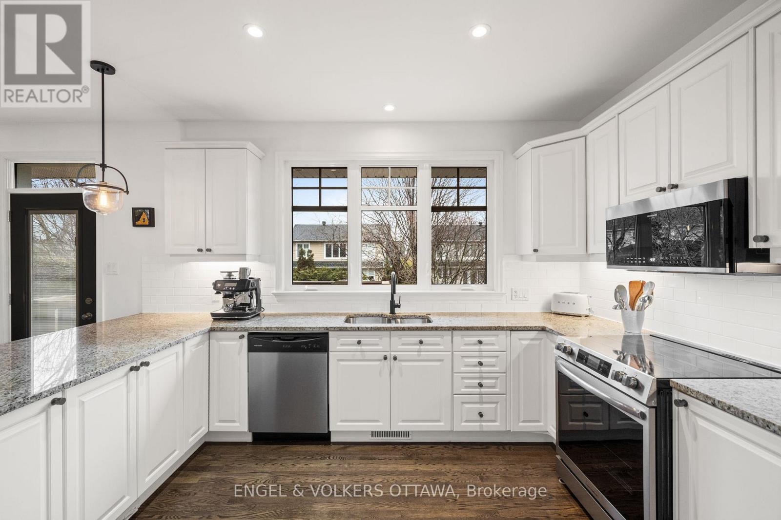 566 Erinwoods Circle