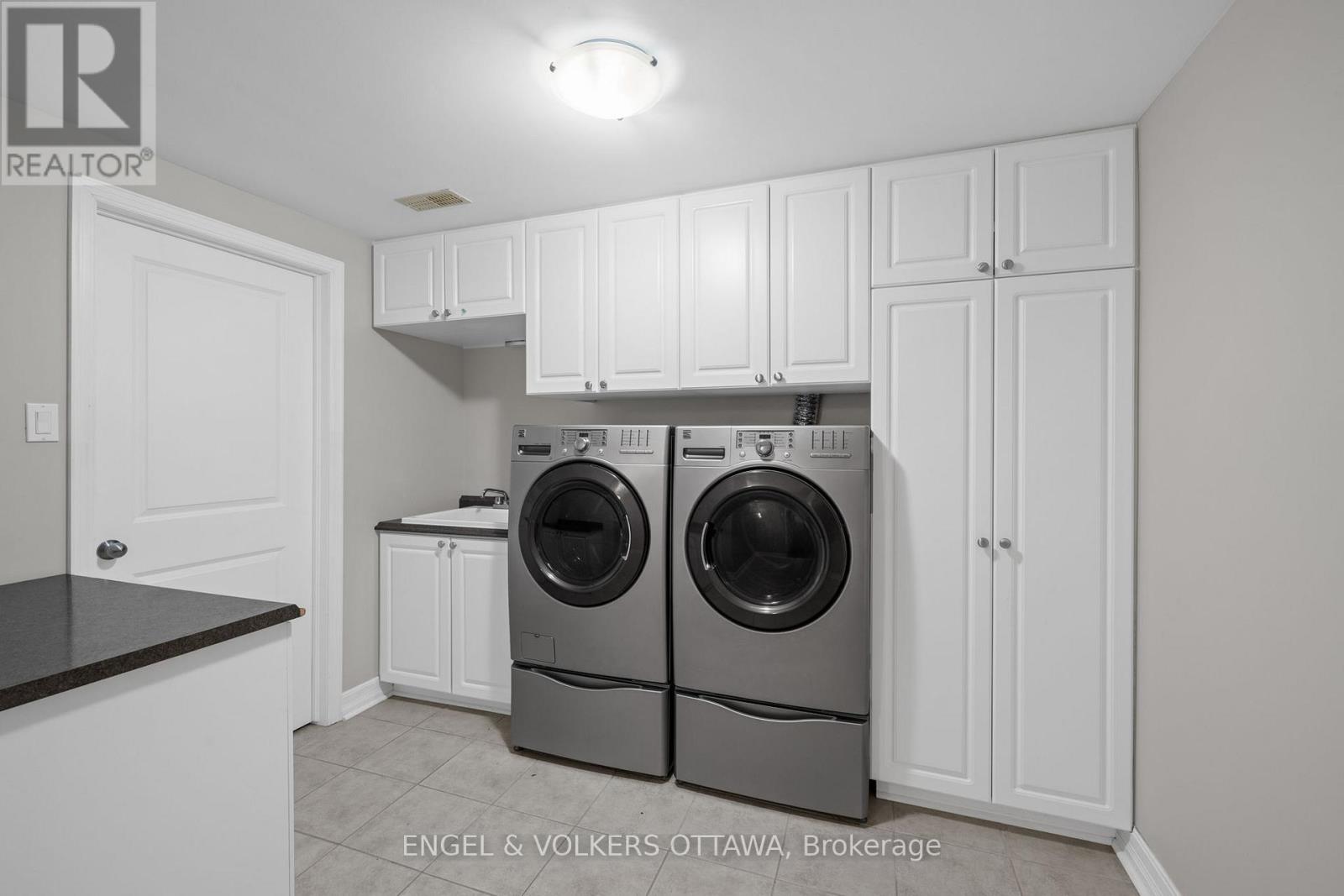 566 Erinwoods Circle