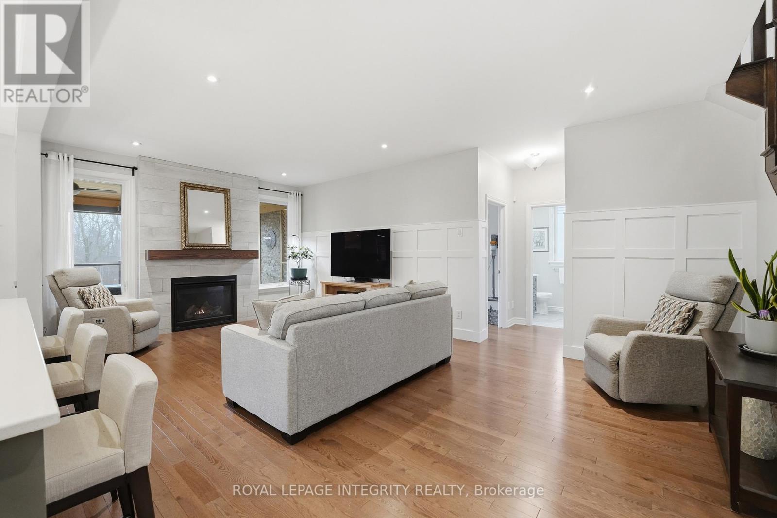 211 Cooks Mill Crescent