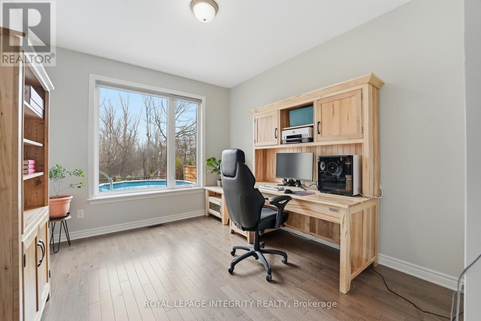 211 Cooks Mill Crescent