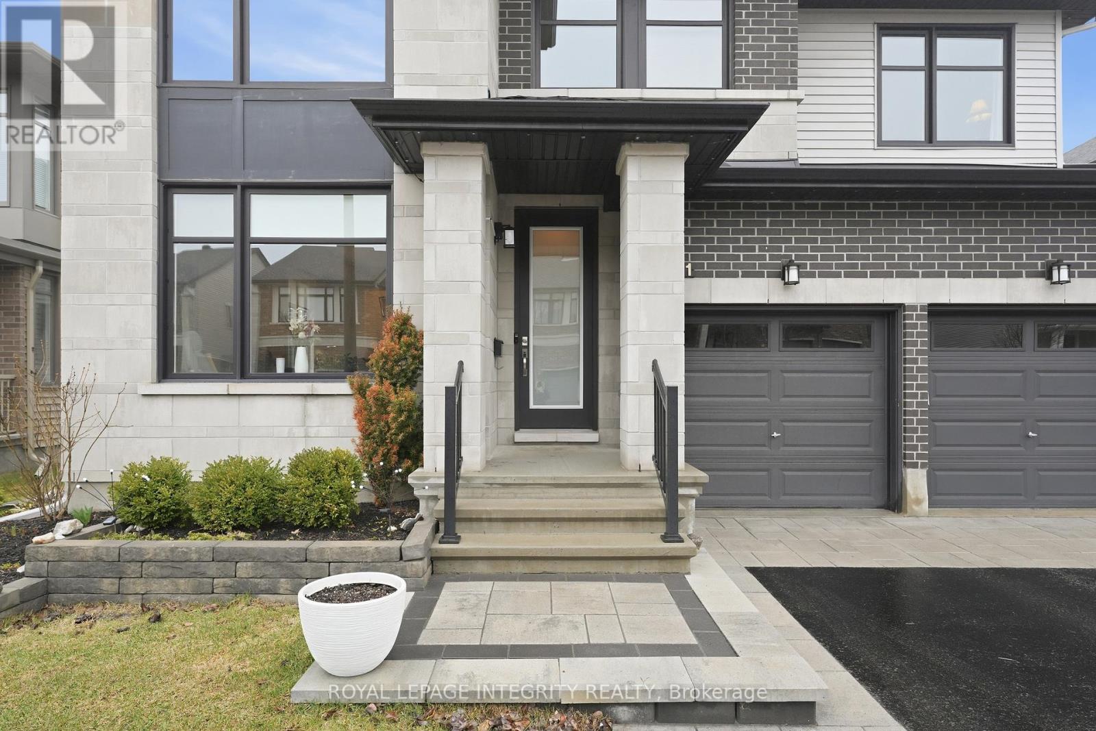 211 Cooks Mill Crescent