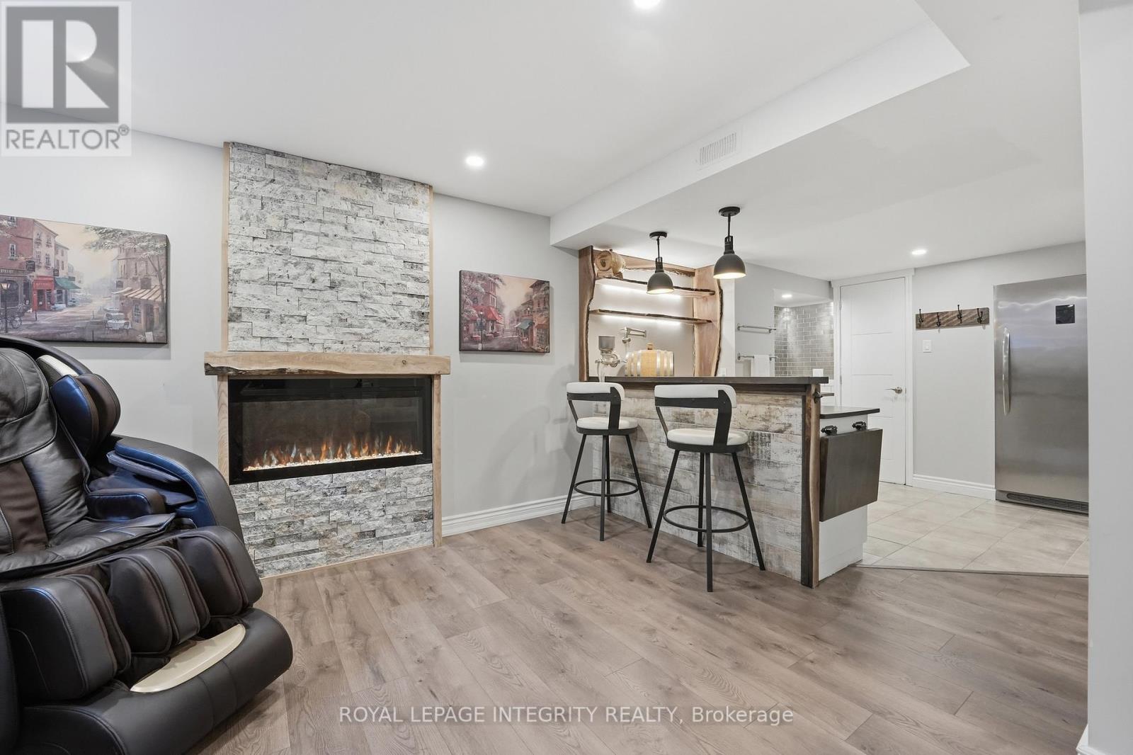 211 Cooks Mill Crescent