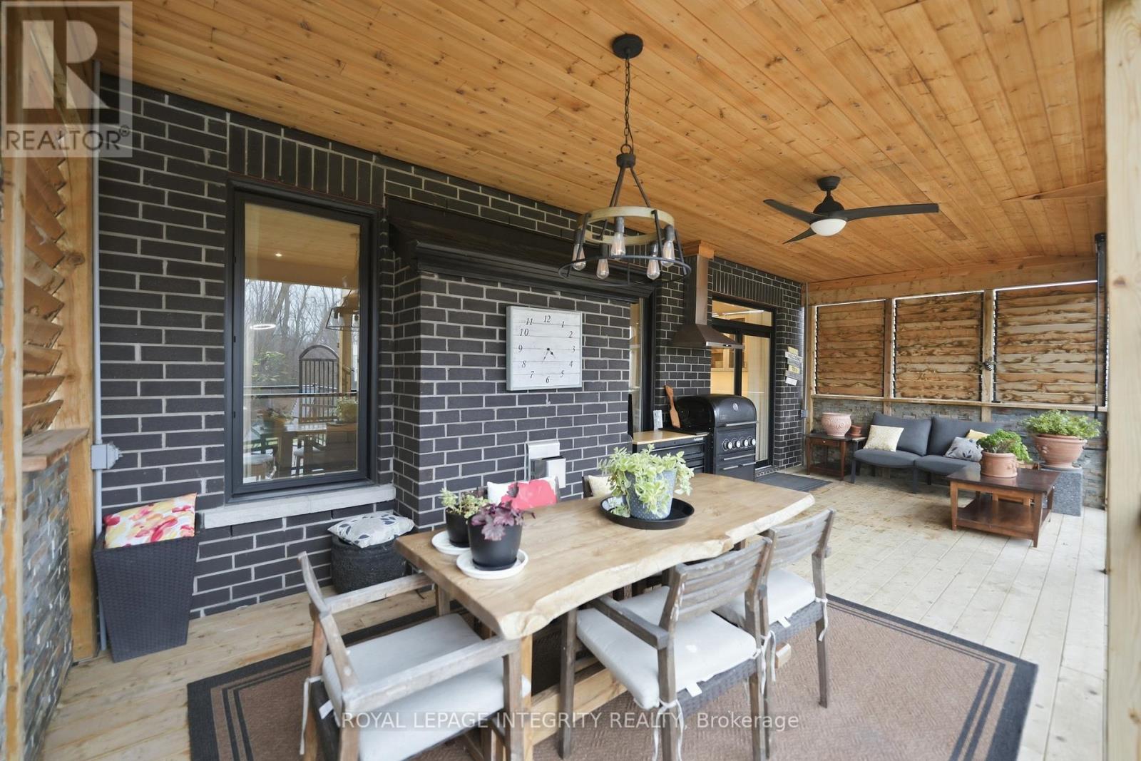 211 Cooks Mill Crescent