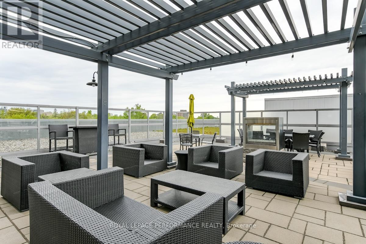 1004 - 118 Holmwood Avenue