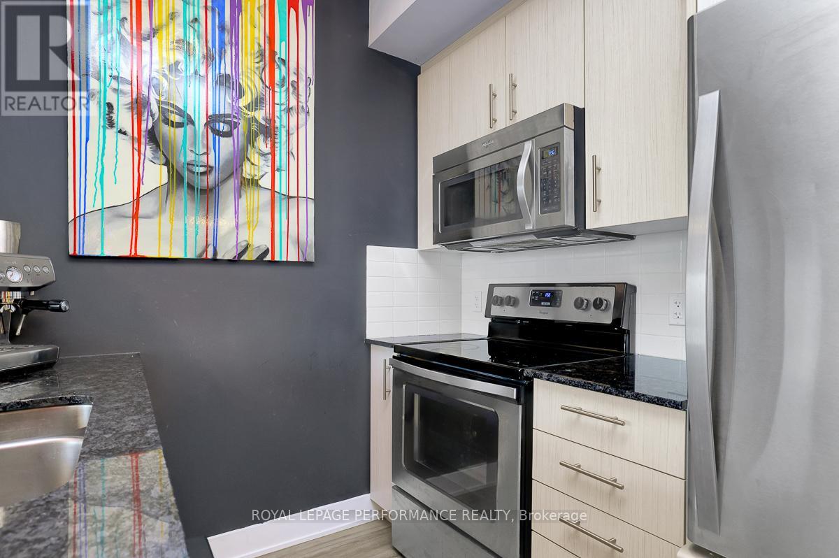 1004 - 118 Holmwood Avenue