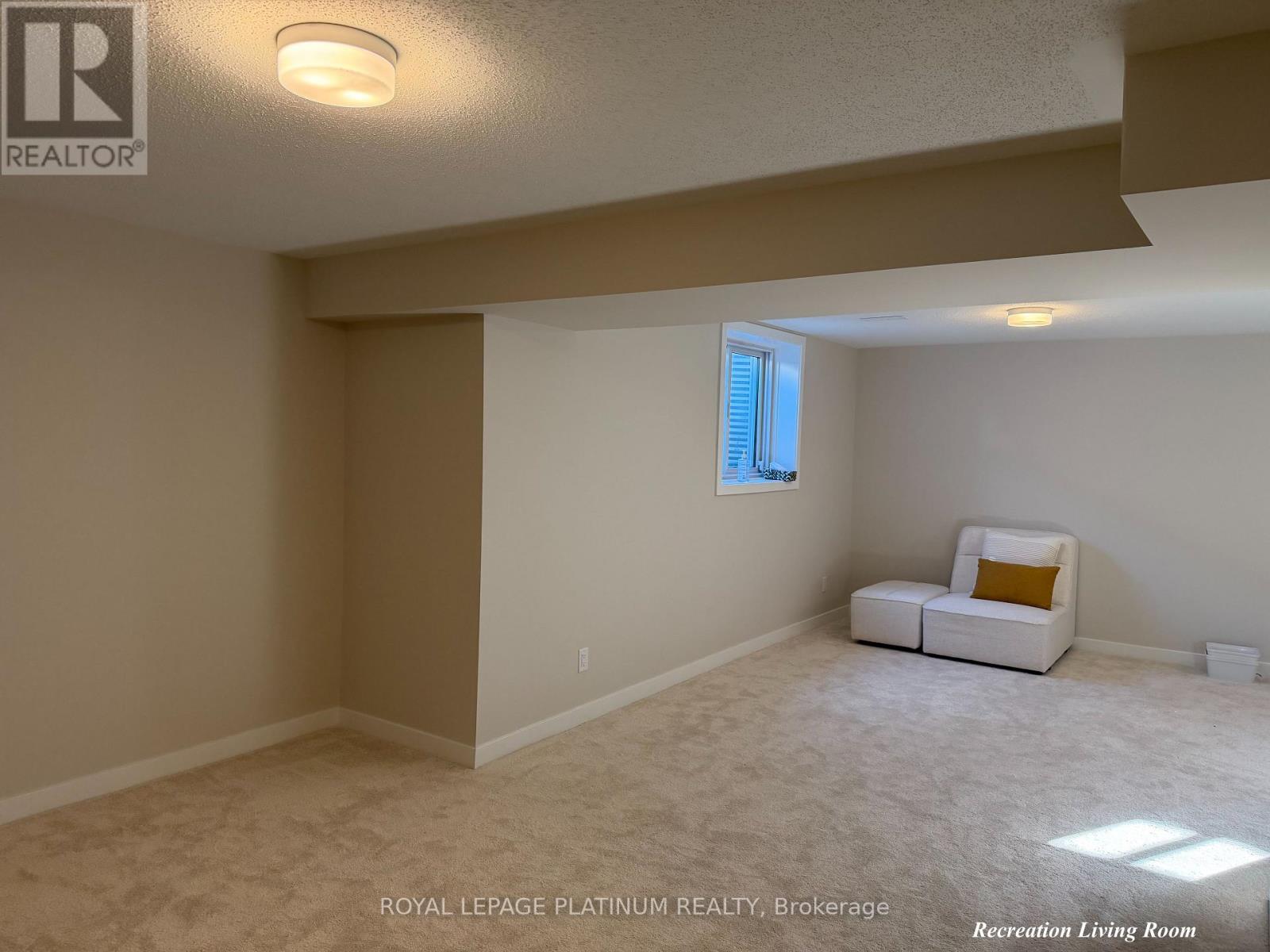 6384 Ottawa Street W