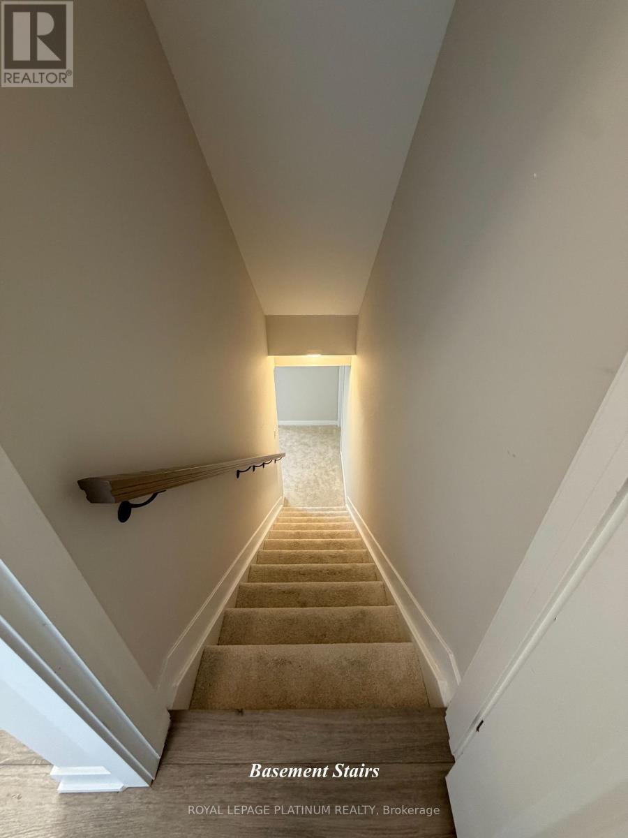 6384 Ottawa Street W