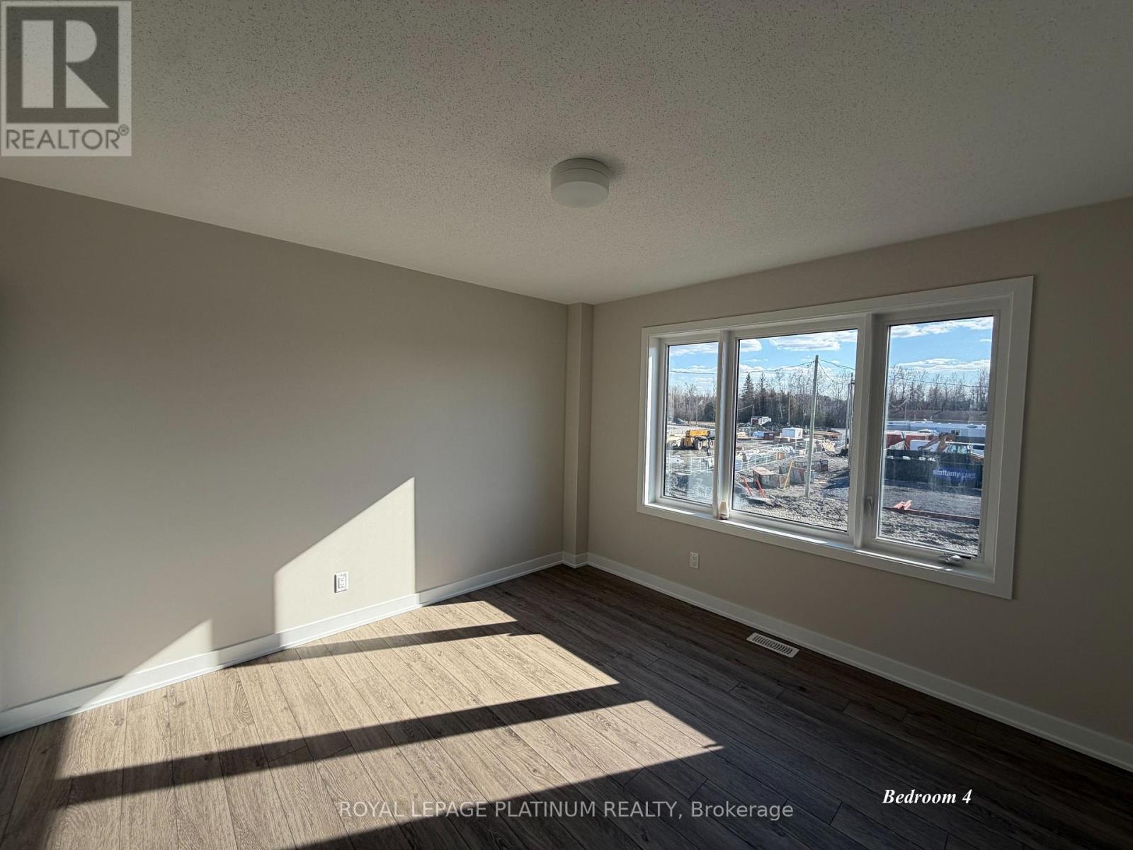 6384 Ottawa Street W