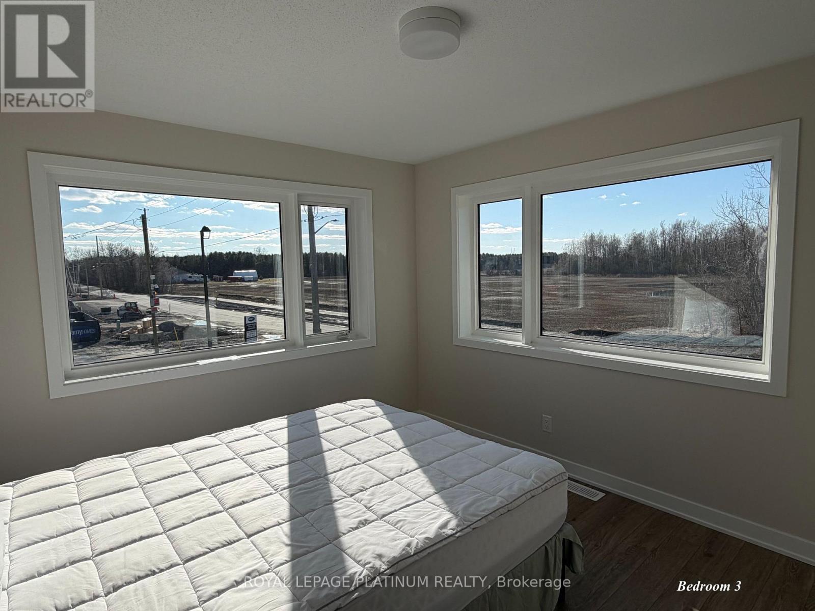 6384 Ottawa Street W