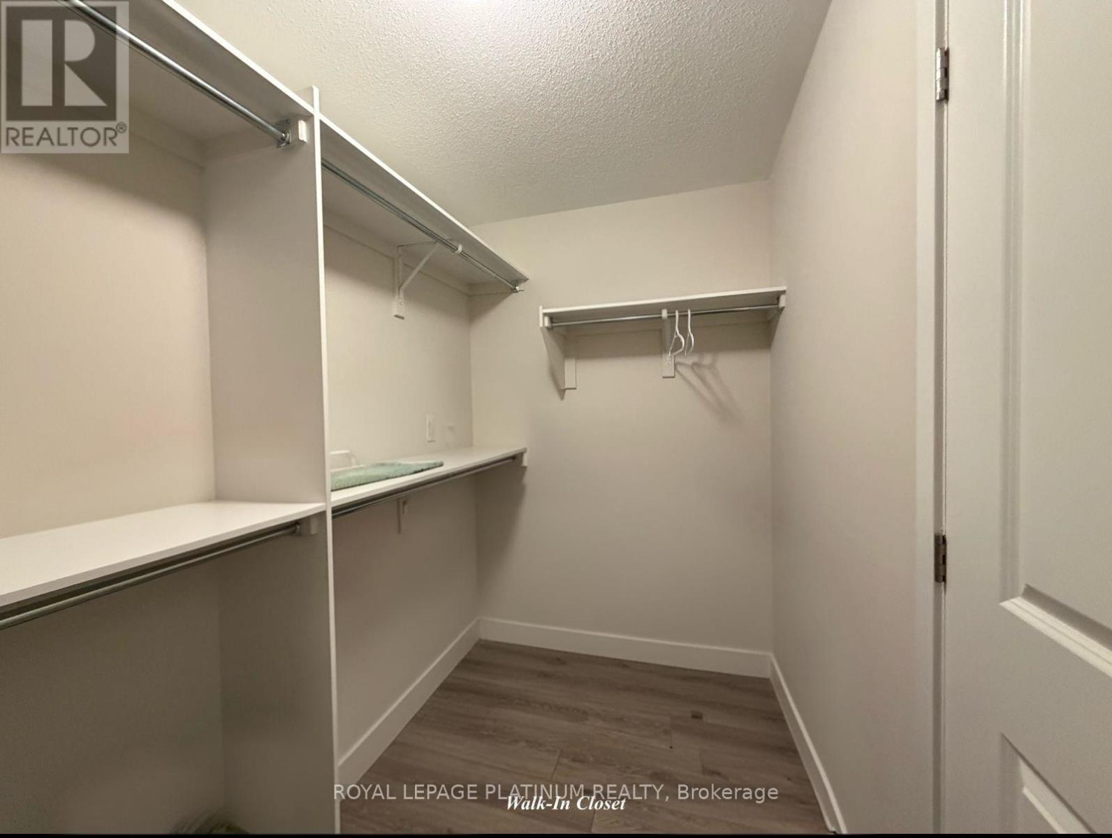 6384 Ottawa Street W