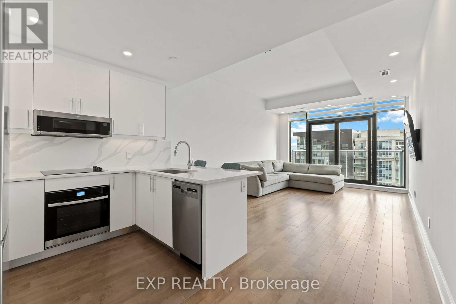 2607 - 180 George Street