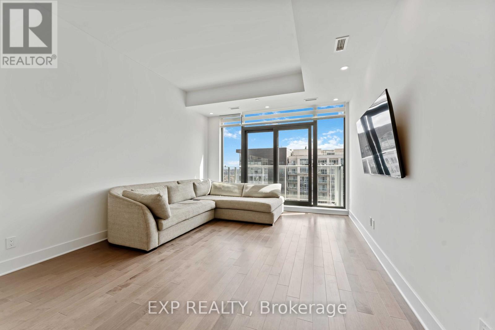 2607 - 180 George Street