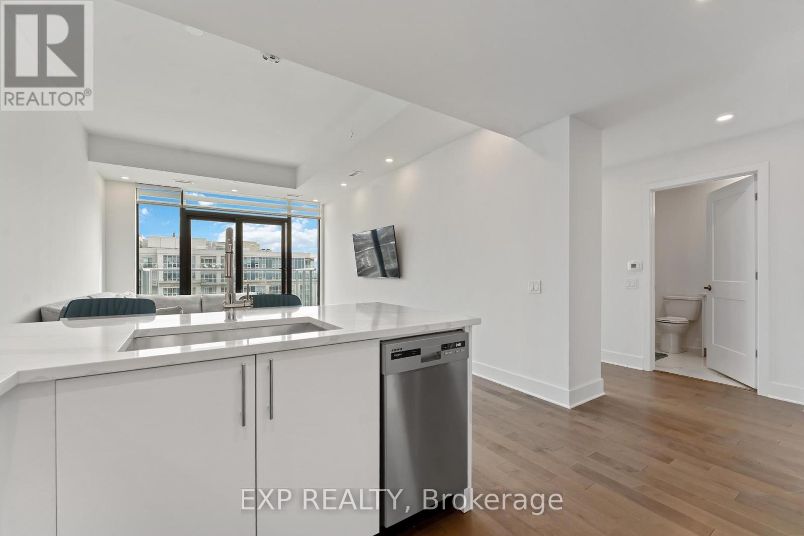 2607 - 180 George Street