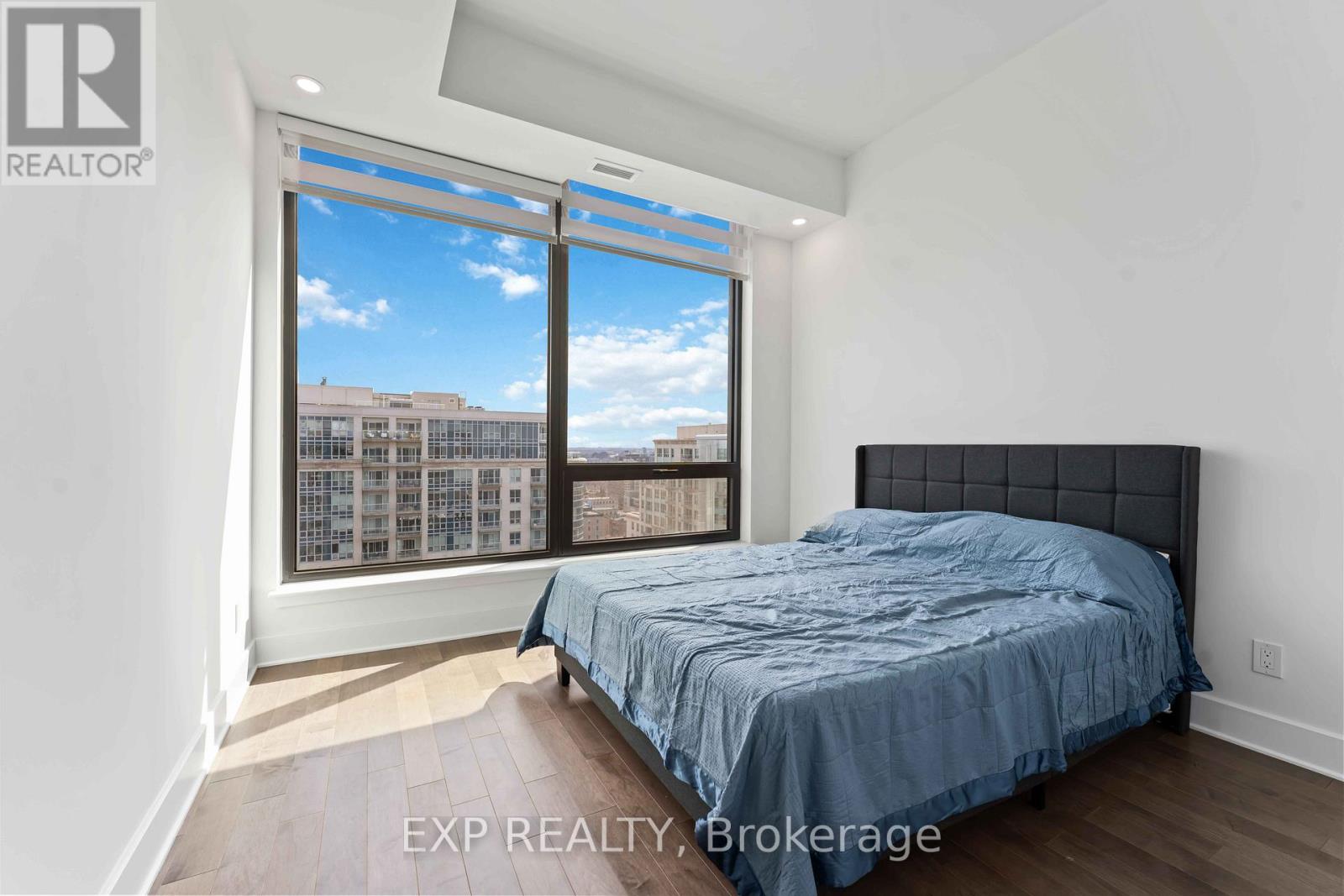 2607 - 180 George Street