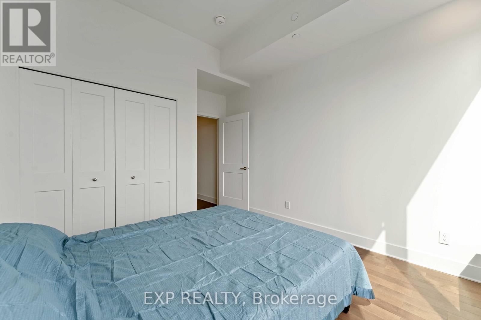 2607 - 180 George Street