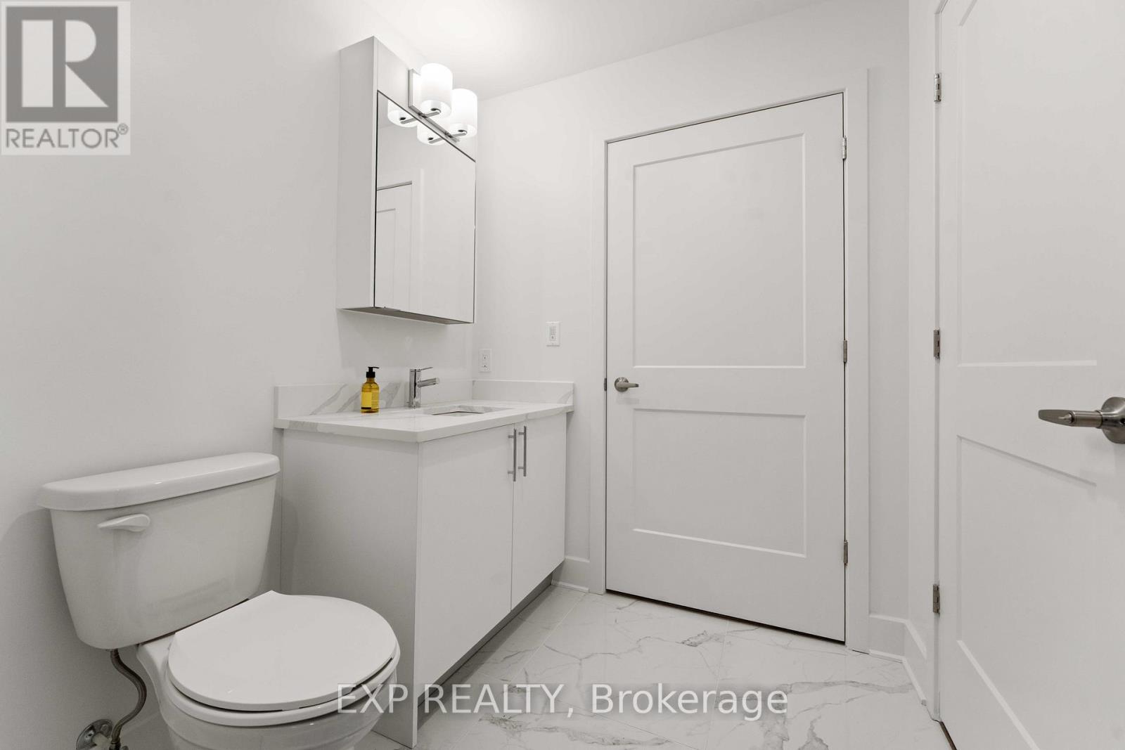 2607 - 180 George Street