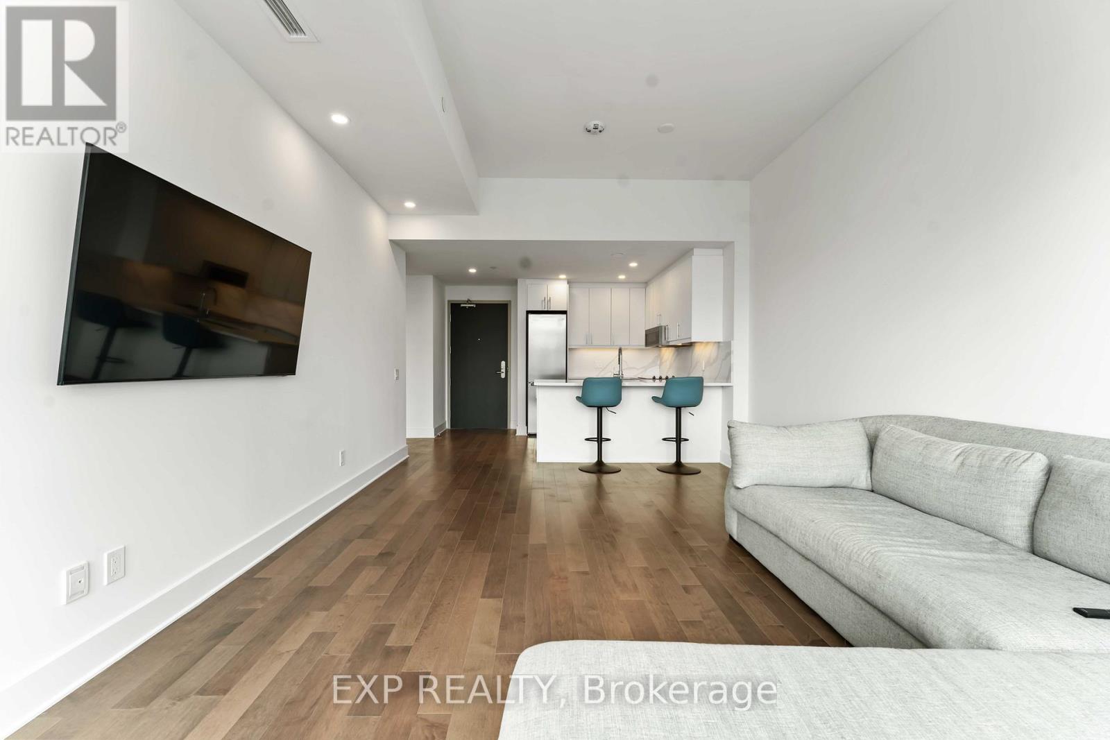 2607 - 180 George Street