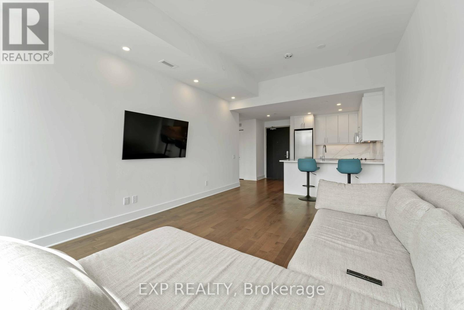 2607 - 180 George Street