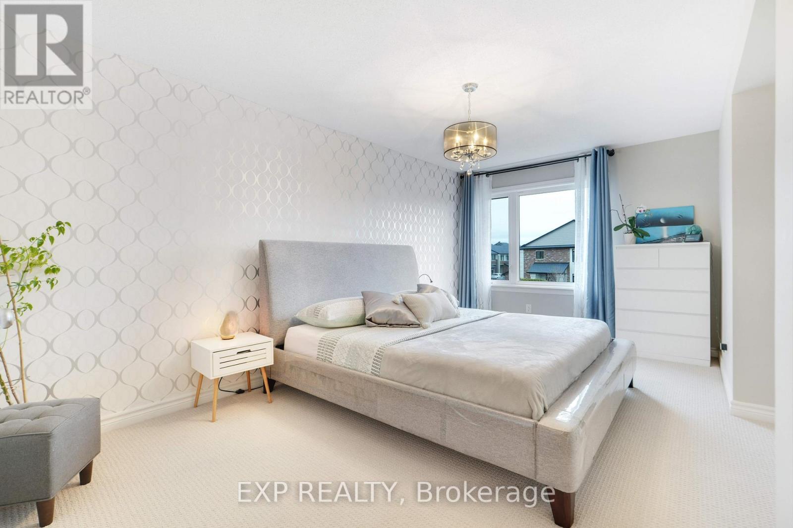 529 Stargazer Crescent