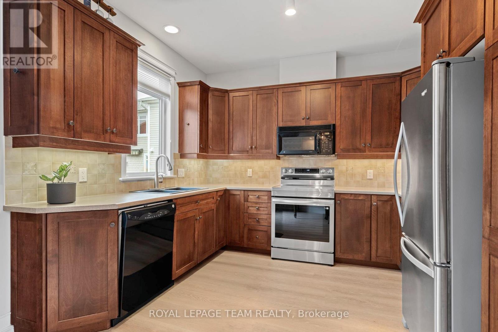 173 West Village Private