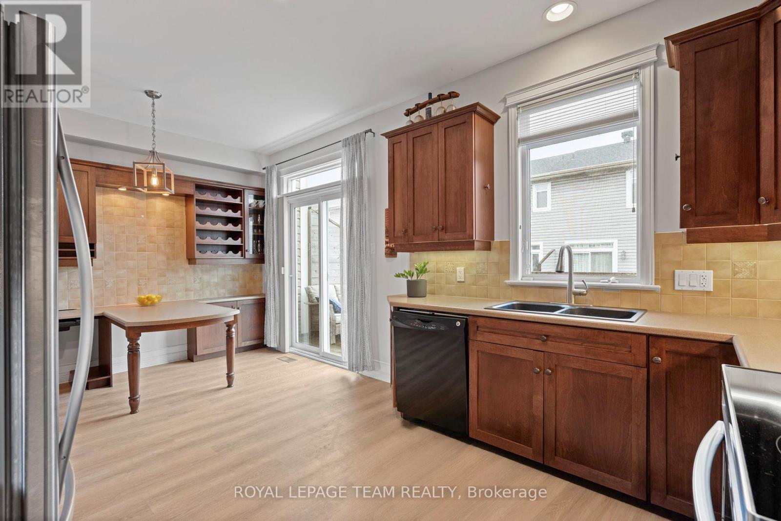 173 West Village Private