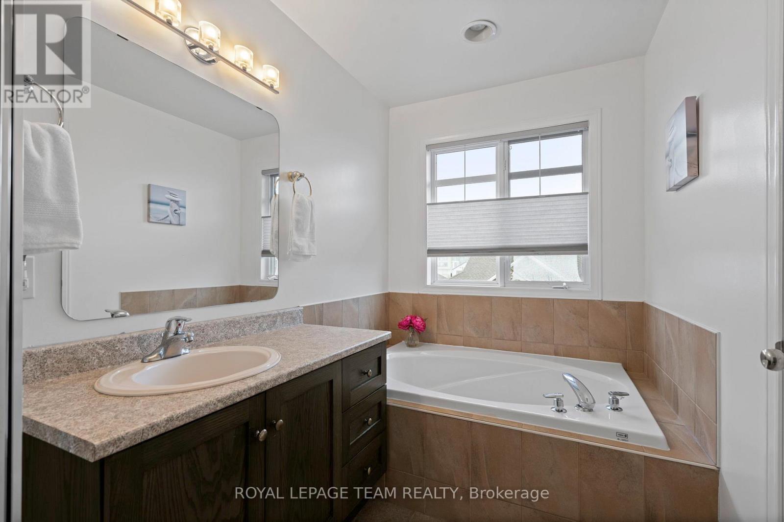 173 West Village Private