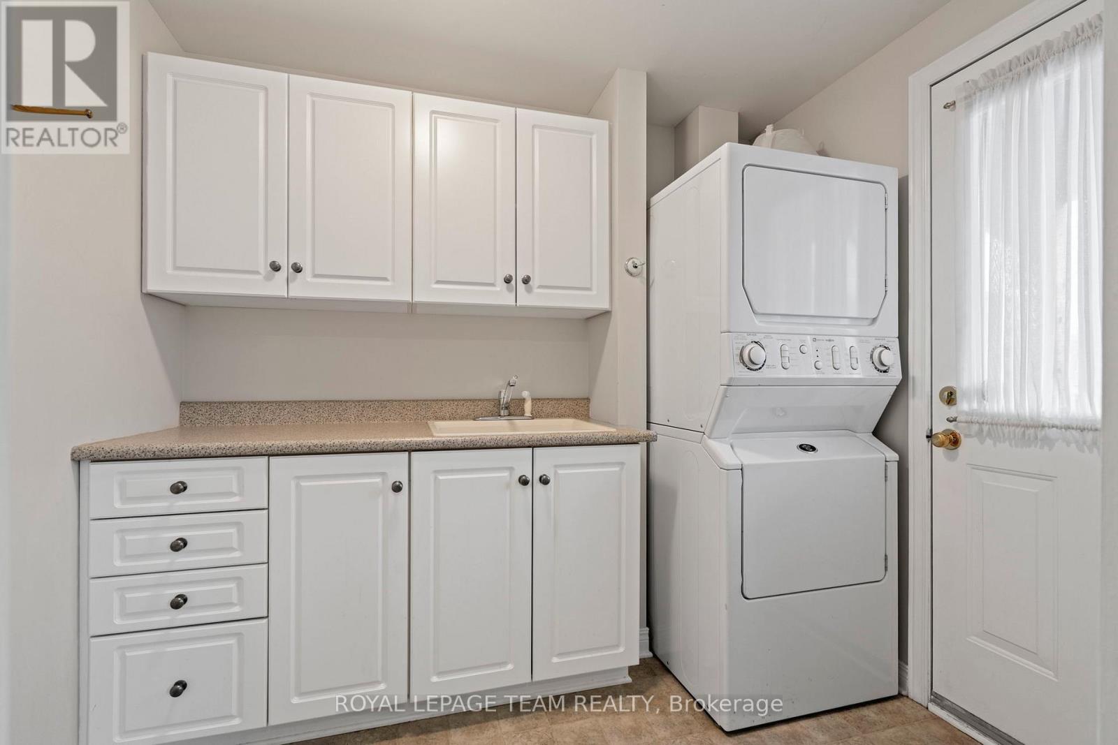 173 West Village Private