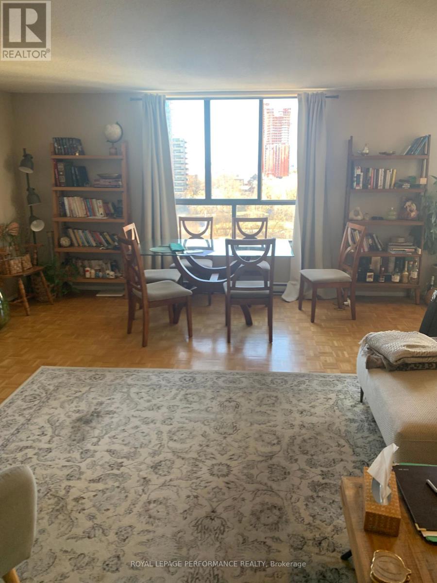 1107 - 475 Laurier Avenue W