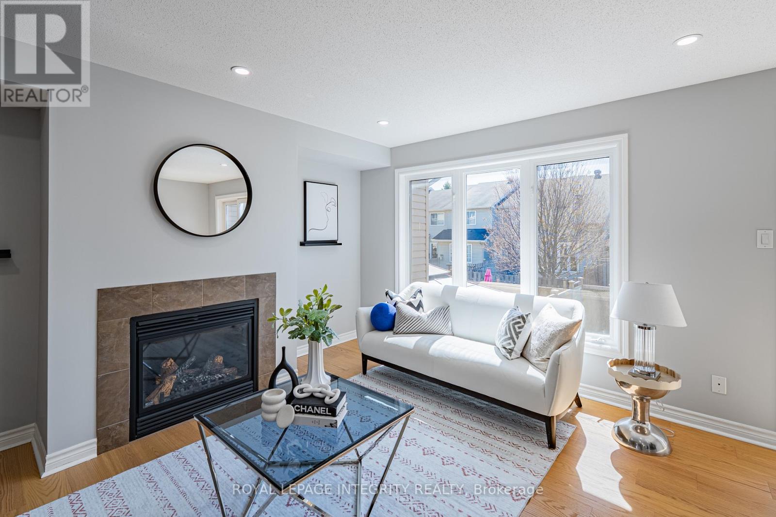 12 Saddlesmith Circle