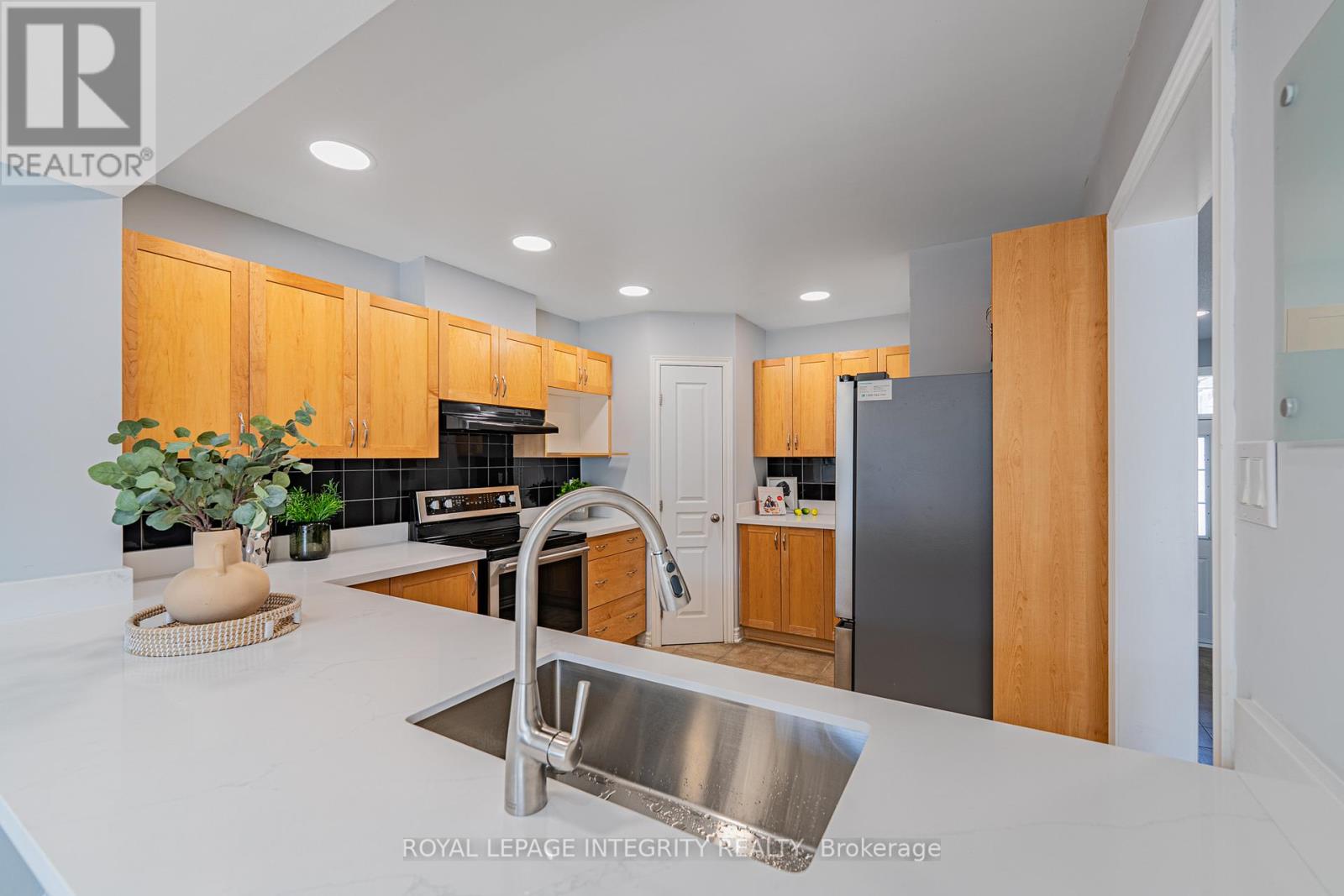 12 Saddlesmith Circle