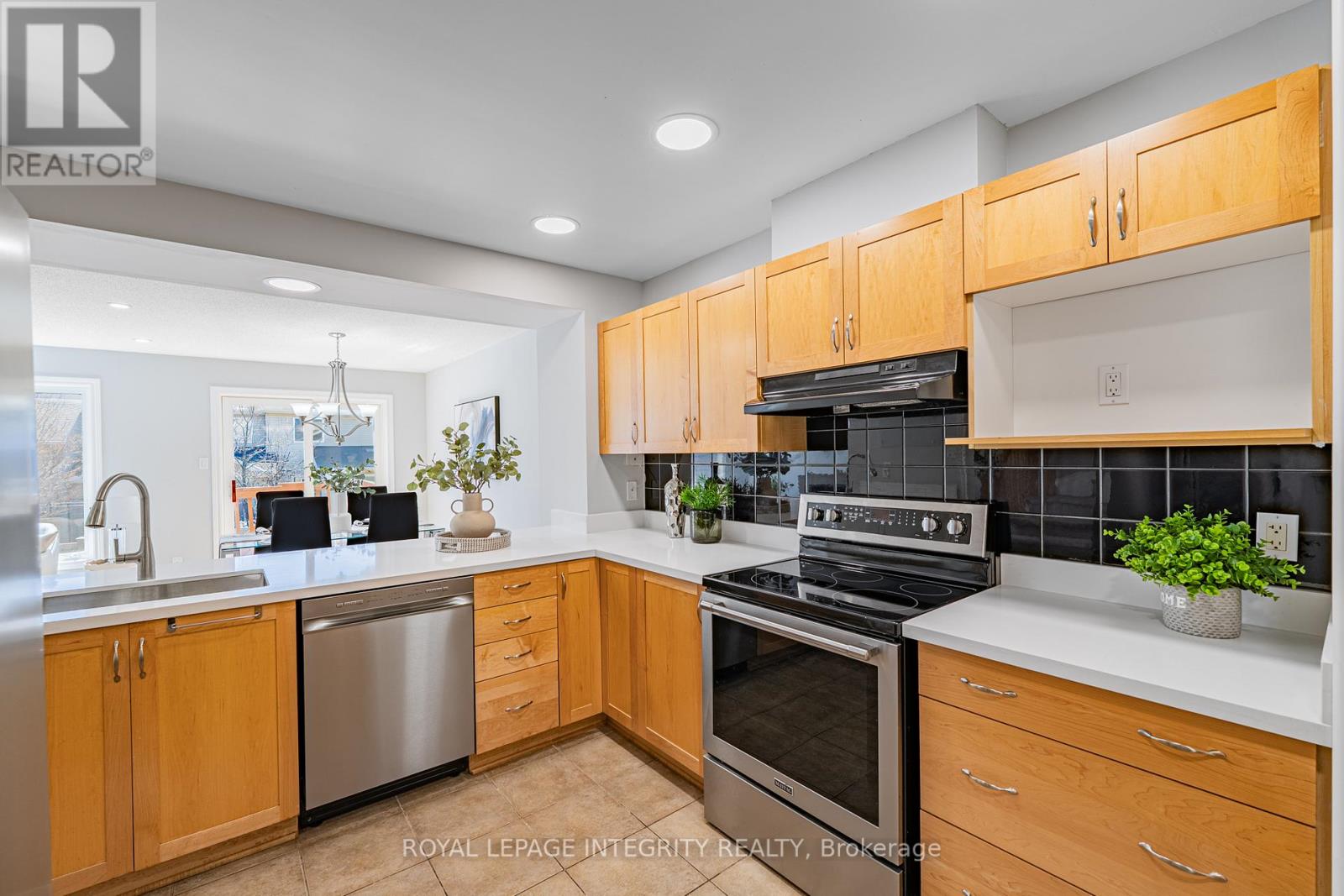 12 Saddlesmith Circle