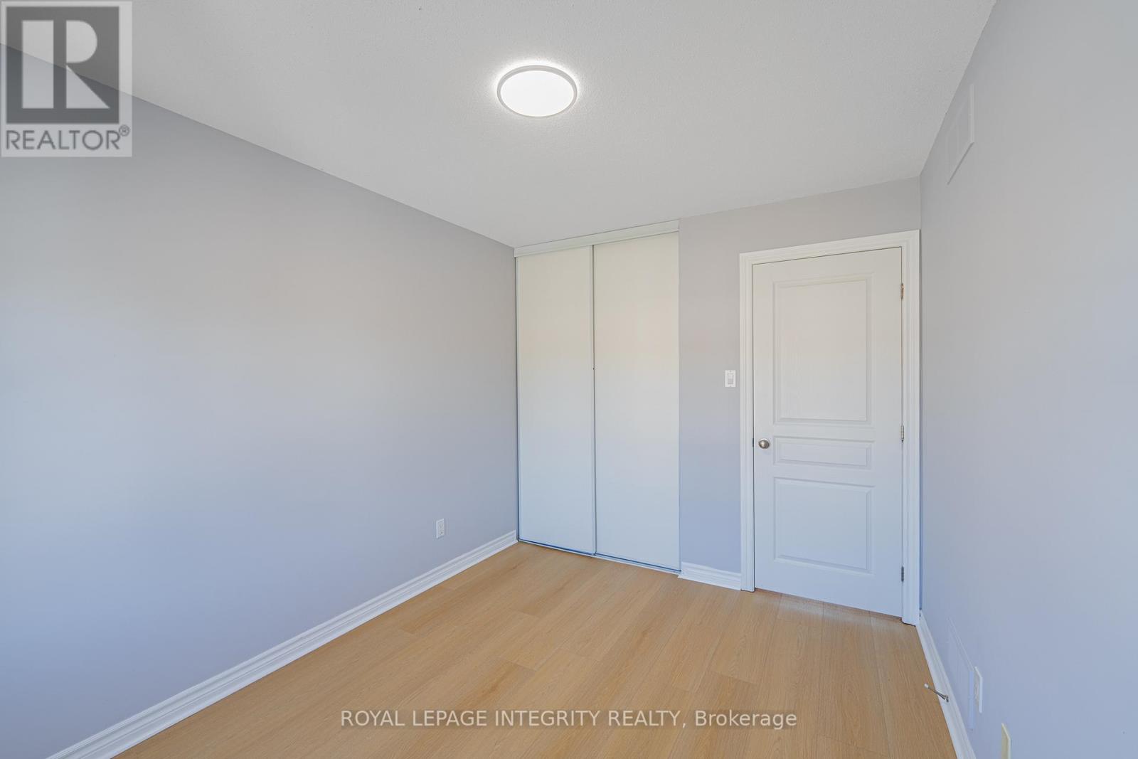 12 Saddlesmith Circle