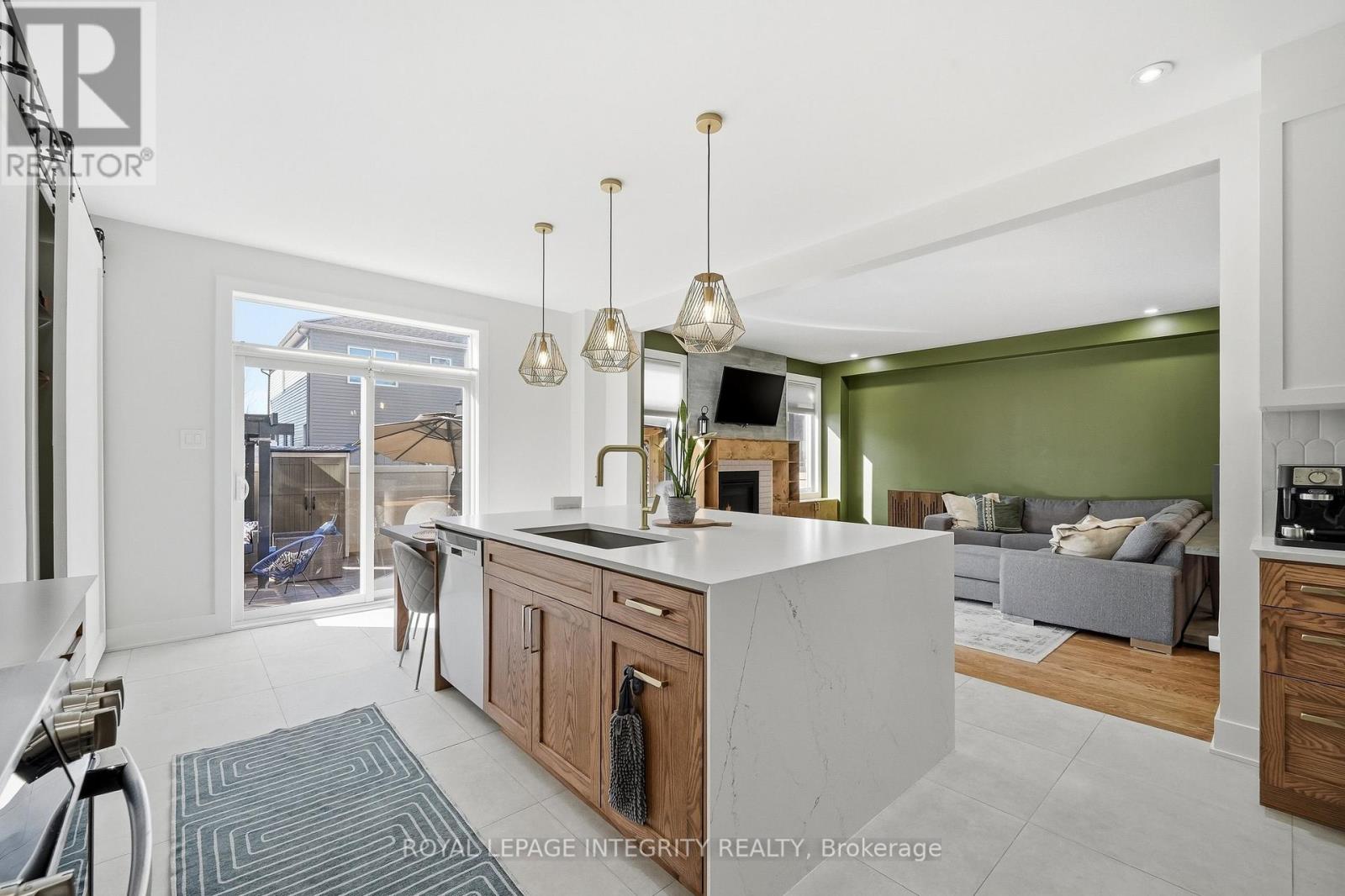 525 Yellow Birch Street