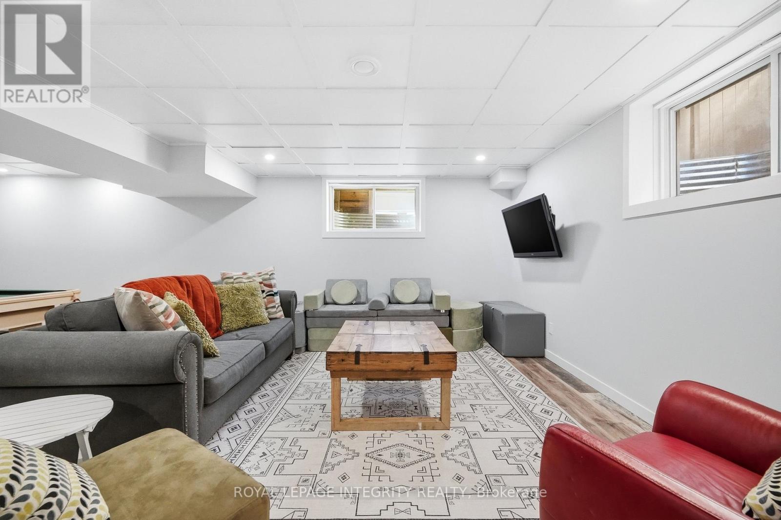 525 Yellow Birch Street