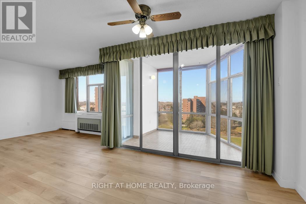 909 - 2759 Carousel Crescent