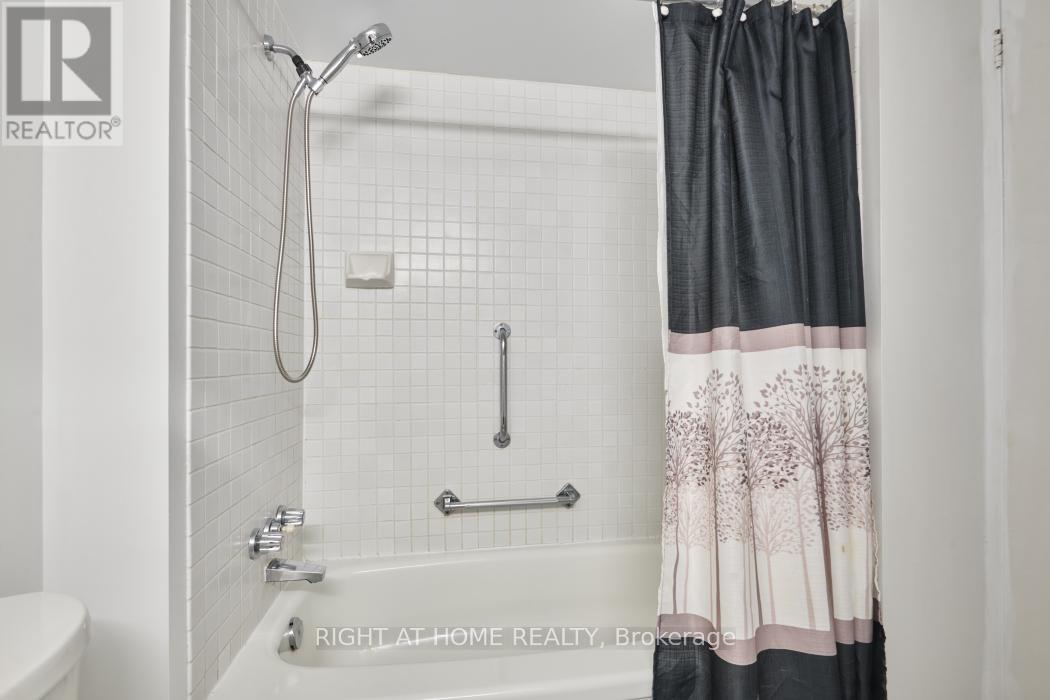 909 - 2759 Carousel Crescent