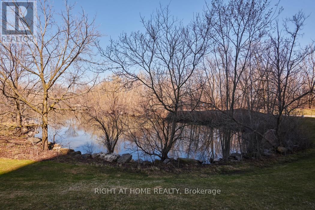 909 - 2759 Carousel Crescent