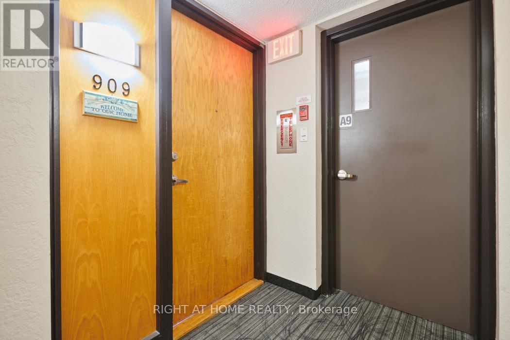 909 - 2759 Carousel Crescent