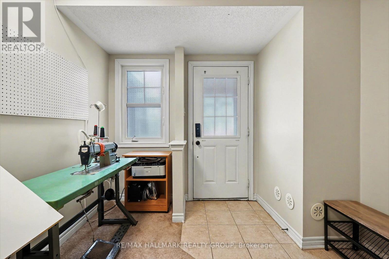 2516 Nutgrove Avenue